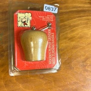 Wooden pepper grinder, New